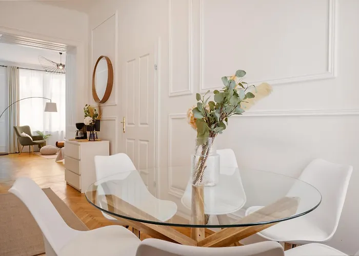Apartman Expats And Relocation - Only Monthly - Near U1 Metro