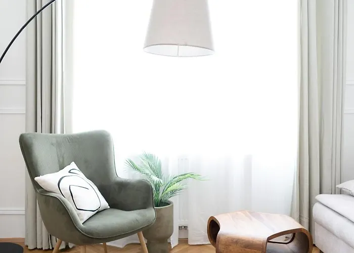 Expats And Relocation - Only Monthly - Near U1 Metro Bécs