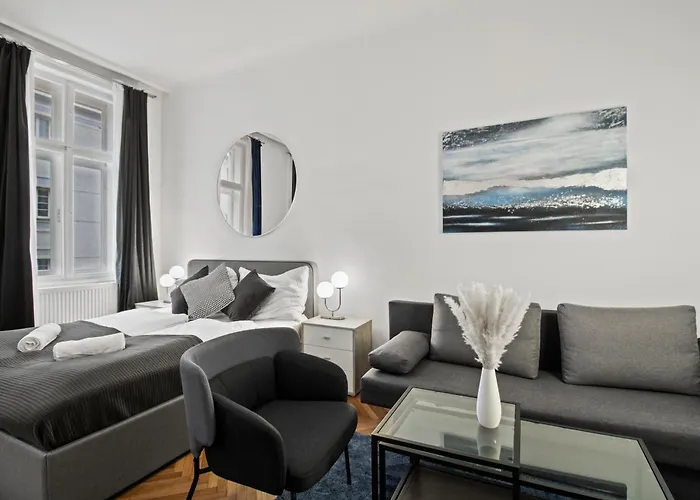 Apartman Expats And Relocation - Only Monthly - Near U1 Metro