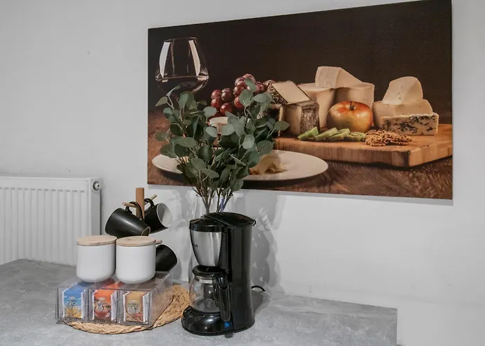 Expats And Relocation - Only Monthly - Near U1 Metro Apartman
