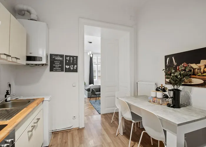 Expats And Relocation - Only Monthly - Near U1 Metro Apartman Bécs